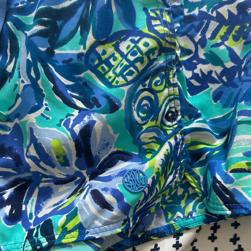 Lilly Pulitzer Blue and Green Patterned Shorts - Picture 2 of 4
